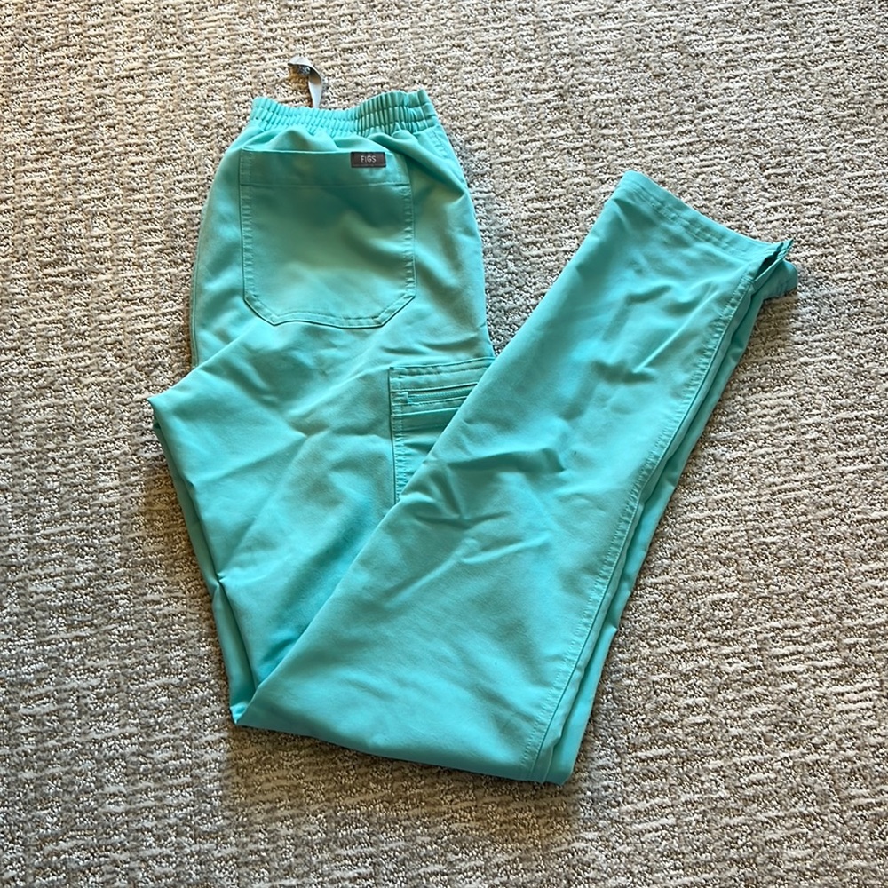 XS/T figs scrub pants